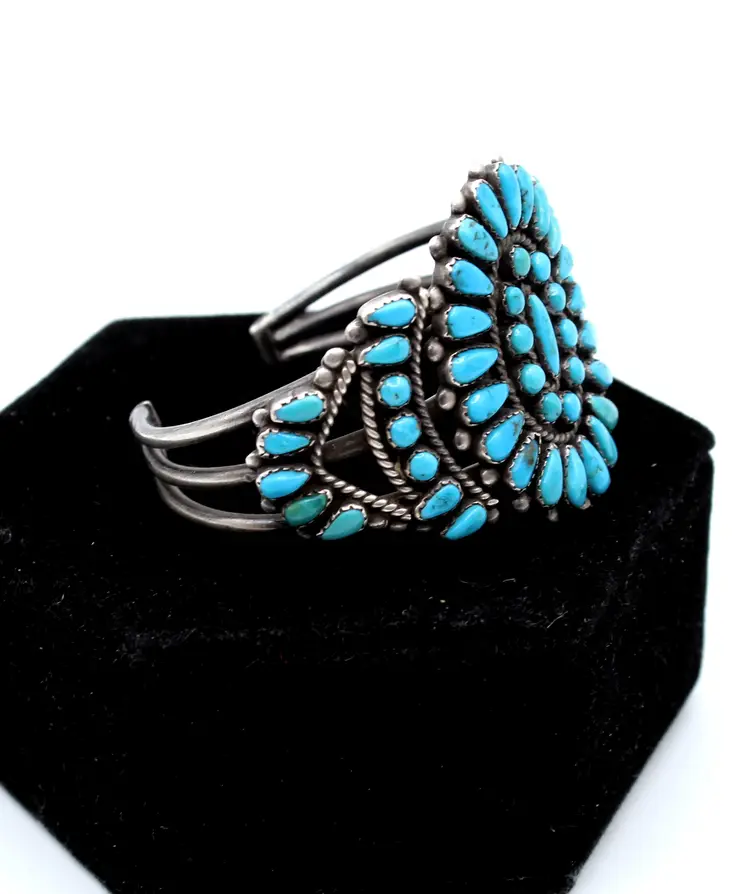 Vintage Zuni Petit Point cluster turquoise sterling silver cuff bracelet 45.09g