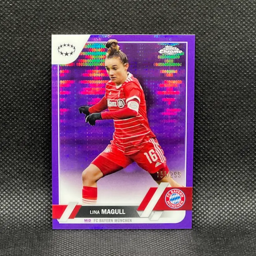 Lina Magull 2022/23 Topps Chrome Purple Refractor /299 Soccer Card