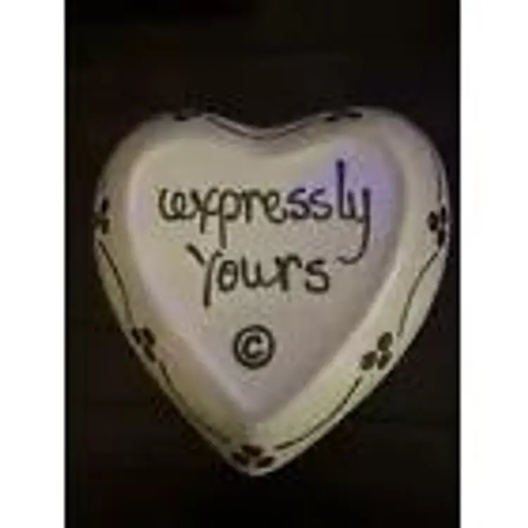 EXPRESSLY YOURS 8" HEART SHAPED SNOWMAN BOWL Bowtie Snowflakes Hat Christmas