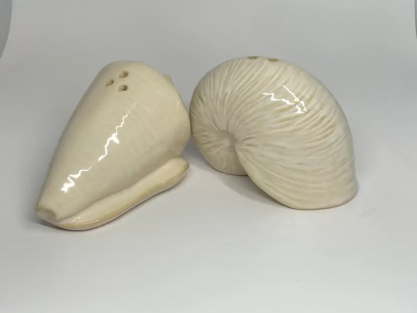 Ceramic Seashell Shaped Salt & Pepper Shakers, 4" Long