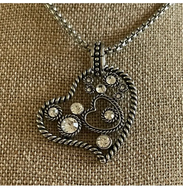 Rhinestone open heart necklace