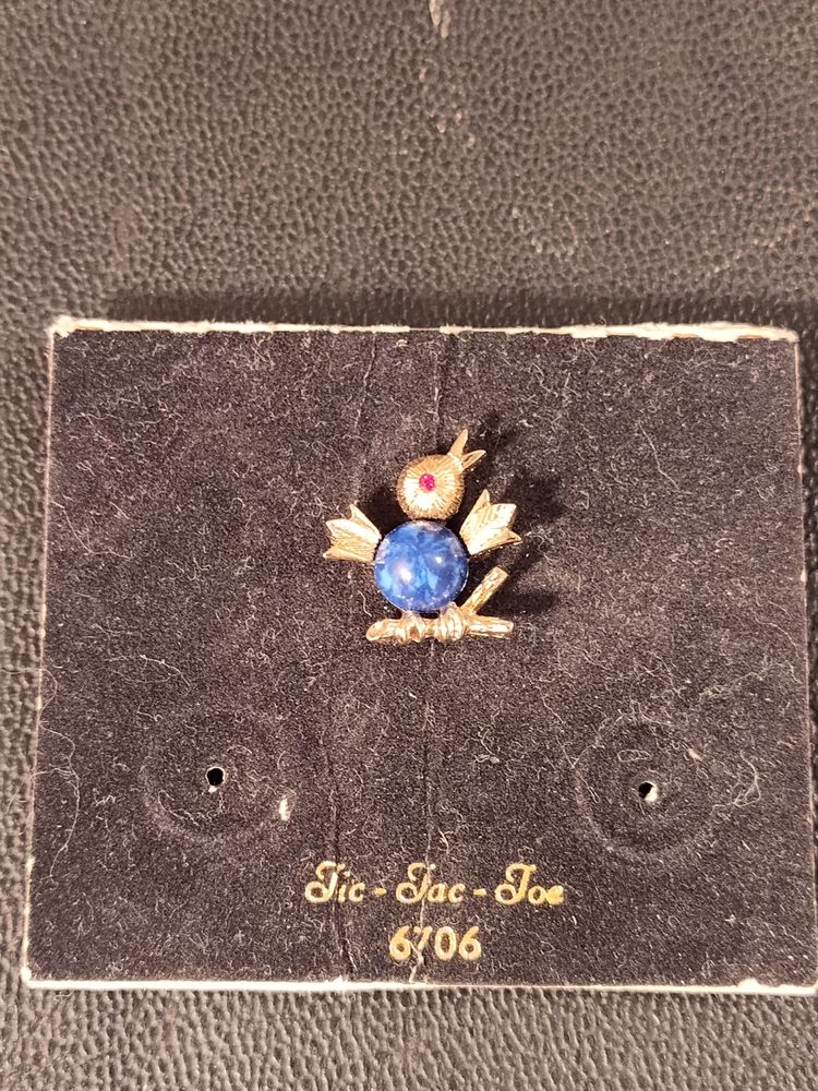 Vintage Sarah Coventry Tic Tac Toe bird pin