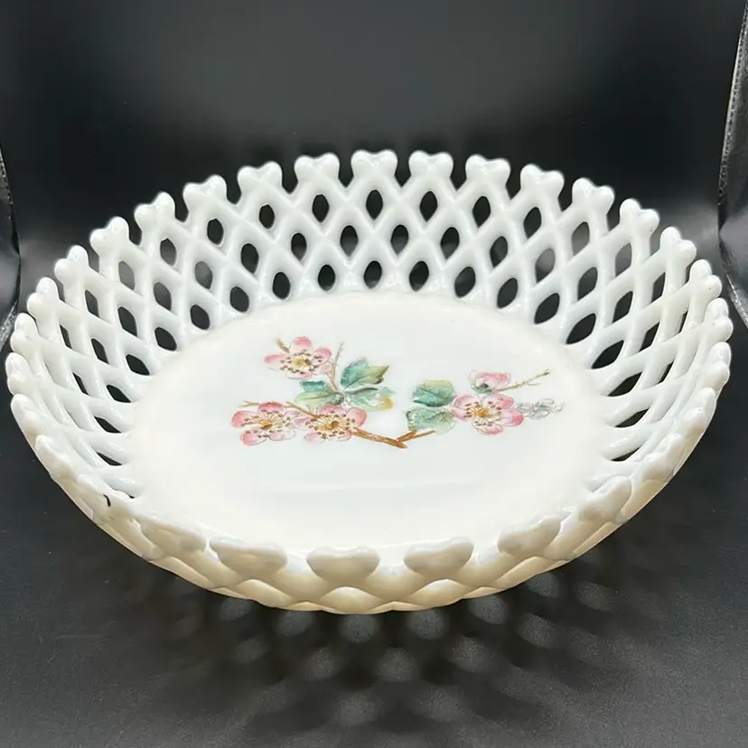 EAPG Challinor &Taylor milk, glass dish