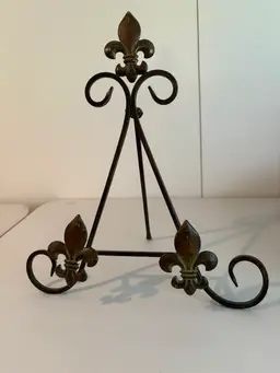 Tall Metal Tri-pod (Picture Stand) With fleur-de-lis