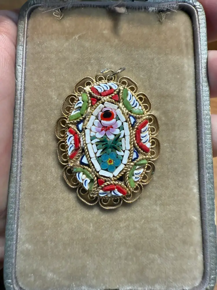 Vintage Italian Micro Mosaic Oval White Pend.