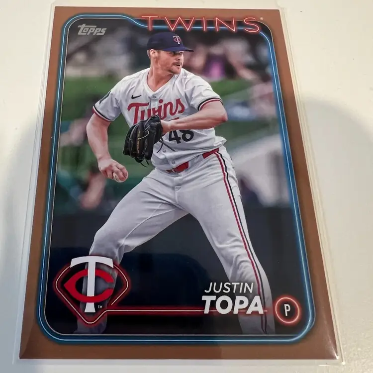Justin Topa Topps Gold /2024 Minnesota Twins
