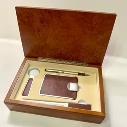 RARE Luxor Las Vegas Executive Wooden Gift Box Stationery Set- Business Cards