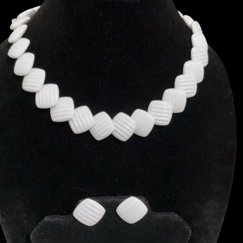 Vintage Goldtone Avon White Ribbed Lucite Necklace And Matching Clip Earrings.
