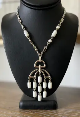 Vintage Sautoir White Lucite White Enameled & Silver Tone Chain Retro Necklace #ofc-3