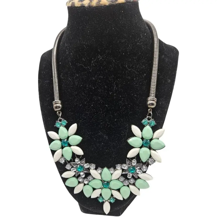 Vintage Floral Costume Jewelry Necklace