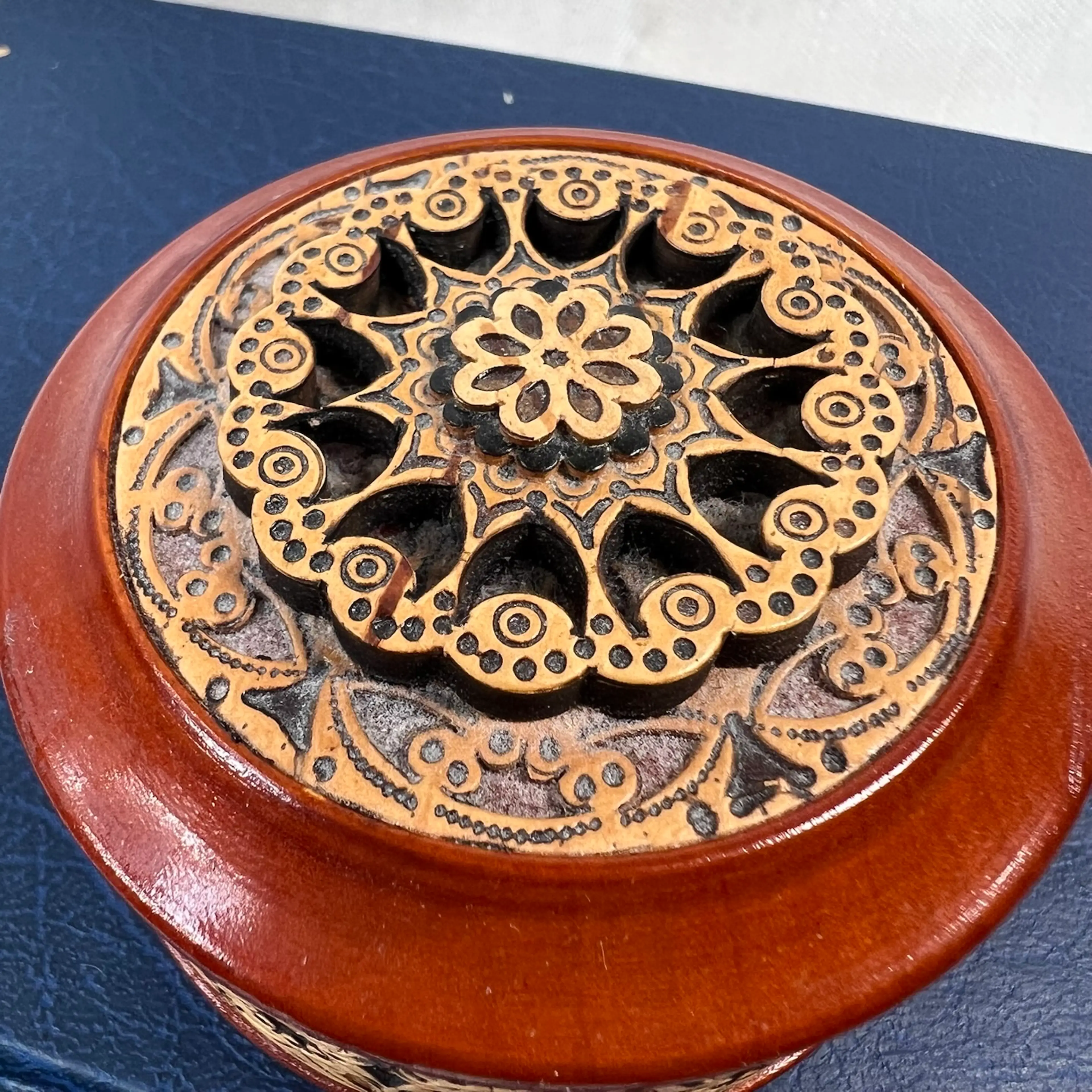 Image 2 of 6