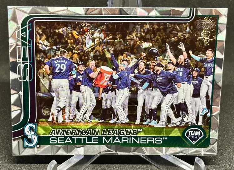 Seattle Mariners 2025 Topps Series 1 Team Card - Diamanté Foil