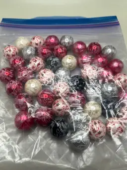 Variety Of 20mm Beads ~ Berry, Crackle, Christmas Specialty
