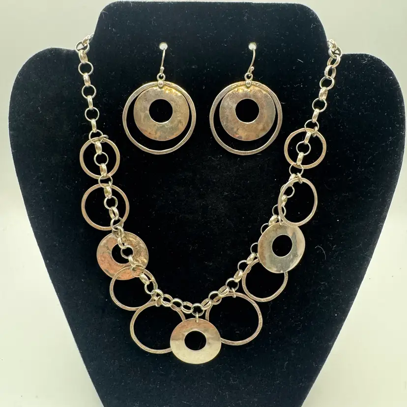 Silpada Sterling Silver Hammered Necklace And Earrings - Marked 925 Sterling Silver (not Tested); Necklace Is 18” W/Lobster Claw Clasp; Earrings Approx 1” W/French Wire