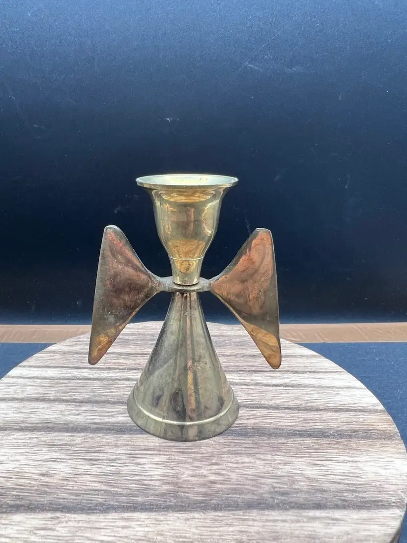 #1024B
 Vintage Brass Candlestick Shaped Like An Angel 3 1/4” Tall
Made In India