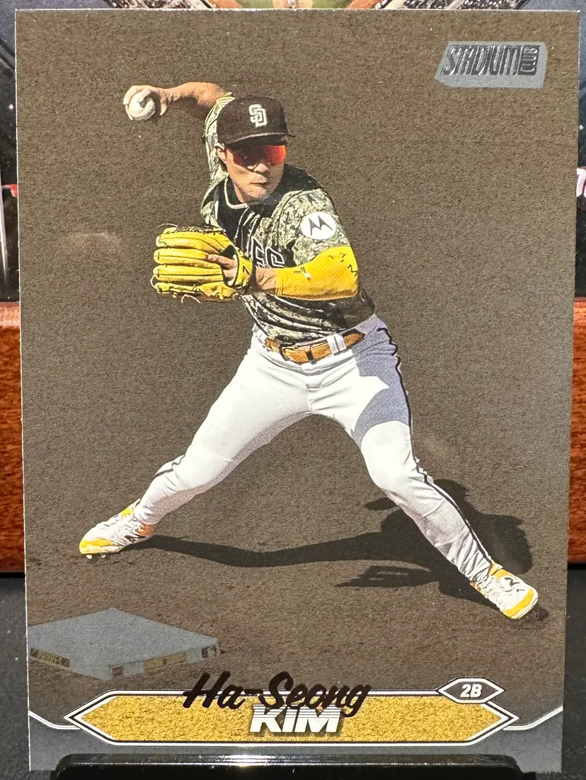 Ha-Seong Kim Black Foil parallel 2024 Stadium Club 204 San Diego Padres