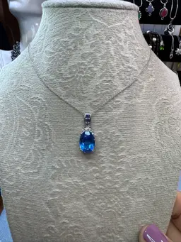 Amazing NWT Cornflower Blue Quartz And Multi Gemstone Platinum Over Sterling Silver Pendant With 20” Sterling Chain