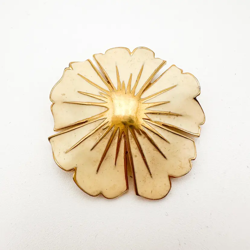 Monet Flower Brooch Cream Enamel Gold Tone Signed B25