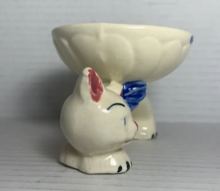 VTG Weirdo Cat Planter. 3” Tall. Succulents Ceramic