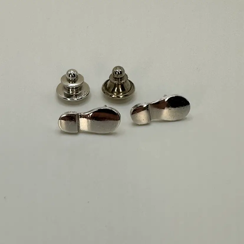 A212 - Avon Silver-tone Shoe Pins