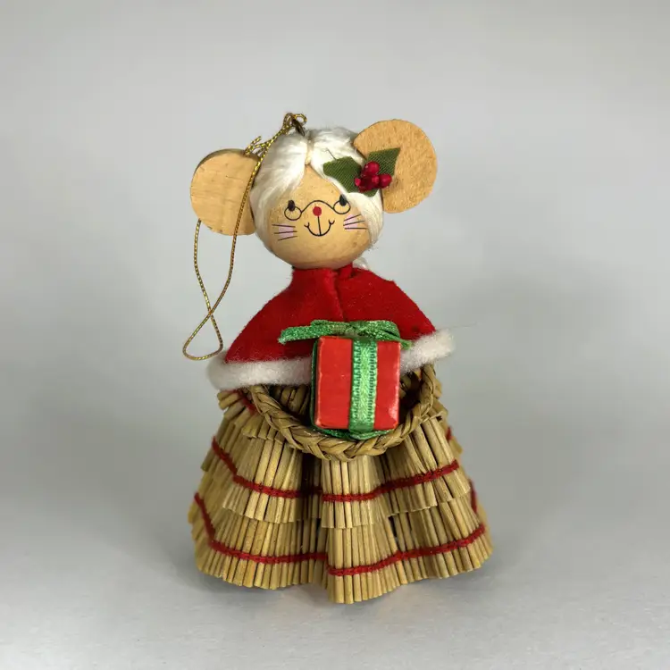 Avon Mrs Claus Mouse Christmas Ornament Straw Skirt Wood Face Farmhouse Vintage
