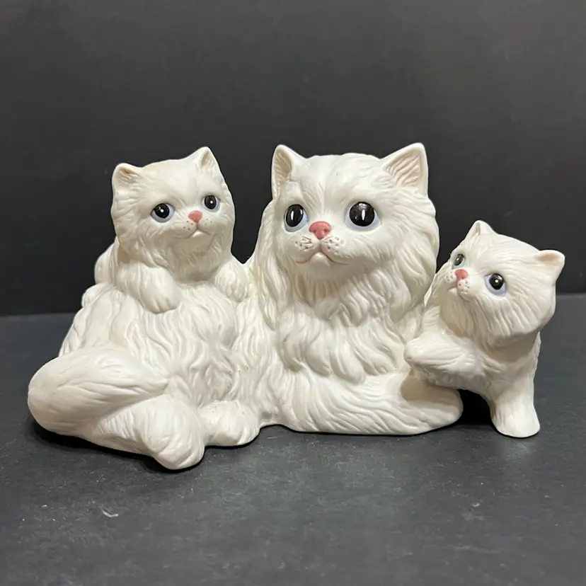 MARKDOWN! Homco Figurine Mother Cat with Kittens 1412 Taiwan ~3.75” x 7.25” x 4.25”
