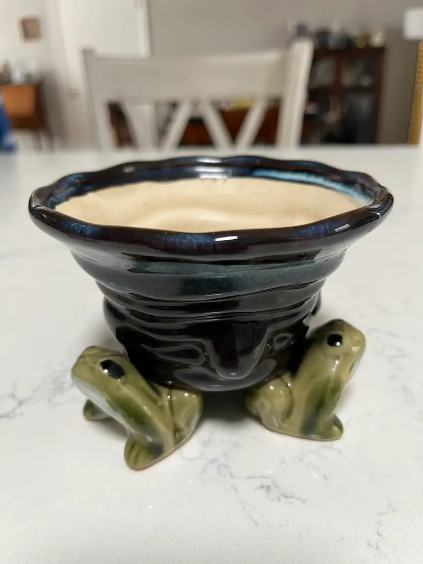 Majolica Planter with Attached Triple Lucky Frog Feet