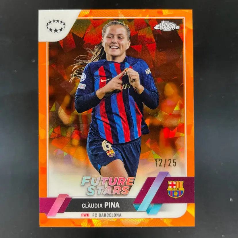 Claudia Pina 2022/23 Topps Chrome UWCL Sapphire Orange /25 Soccer Card