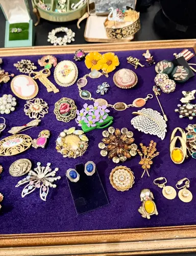 Vintage Jewelry! ❤️ Pre Bids Open! 