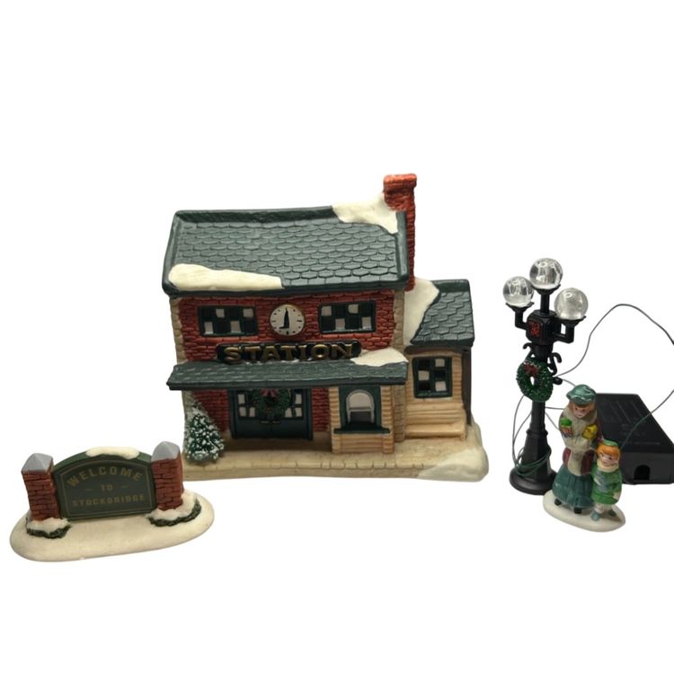 Vintage Made In Philippians For Woolworth Ceramic “Station” 4 Piece Total @ 9x8x5 In Box
