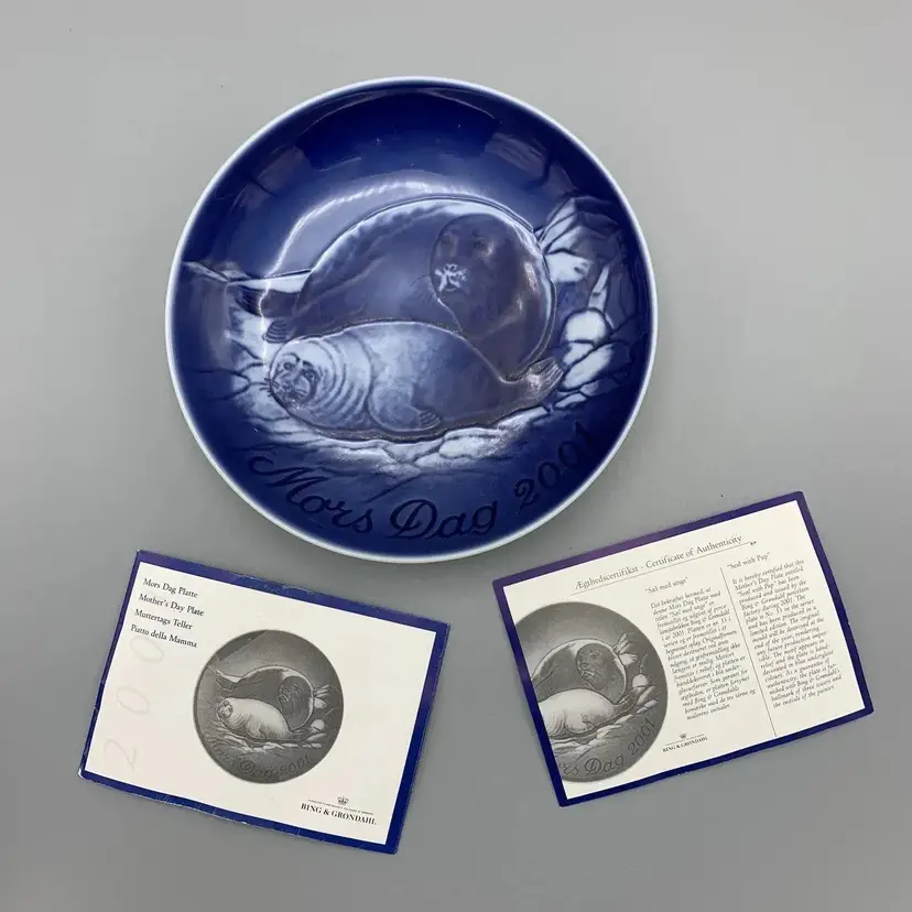 2001 Bing and Grondahl Mother’s Day Plate Seal with Baby Wildlife Ltd Ed Aquatic