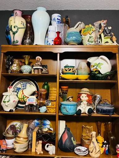 Home Decor Ceramics And Glass! $20 SB On Large Items $12 SB On Medium Items And $5 Smalls With Random $1 Starts!!! It’s Going To Be Fun