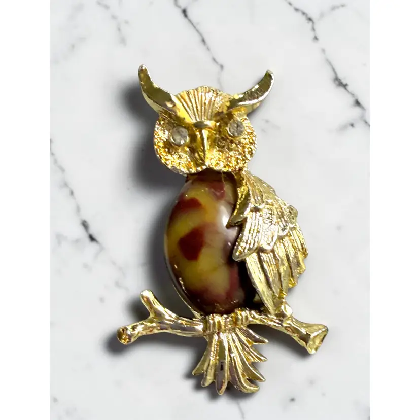 Gerry’s Gold Tone Brown Cabochon Owl Brooch 1.5” x 3/4”
