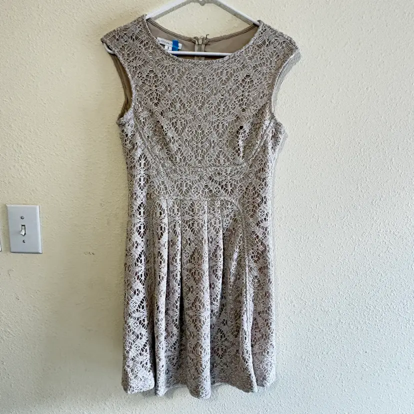 055. London Times Cream Lace Dress