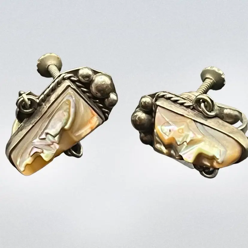 Mexico 925 Sterling Silver Screw Back Earrings Vintage Carved Mask Abalone Mother Of Pearl MOP