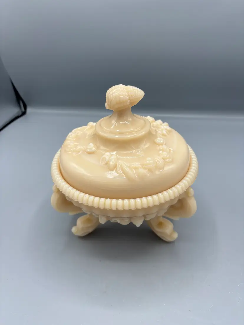 Vintage Westmorland Argonaut shell covered candy dish