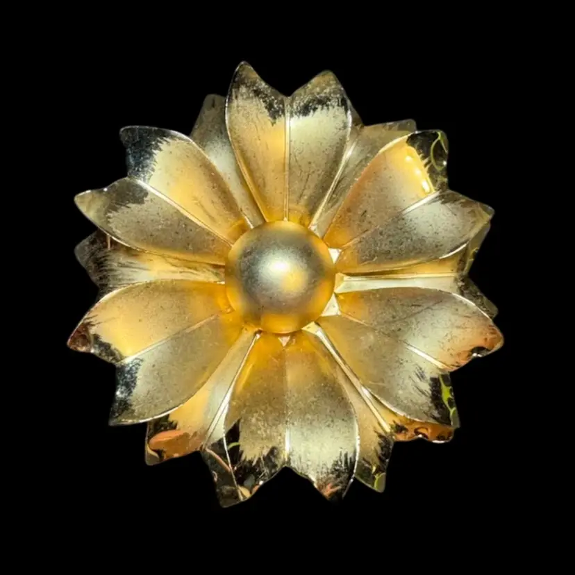 2 1/4” Brooch Pin Flower Gold Tone Round With Petals Vintage Unmarked