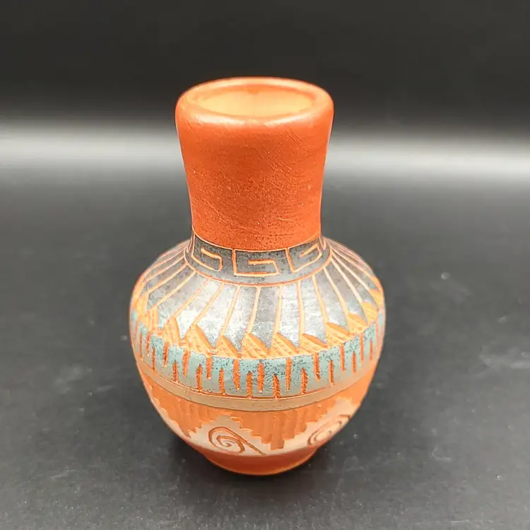 Vtg Miniature Navajo Etched Pottery Clay Vase