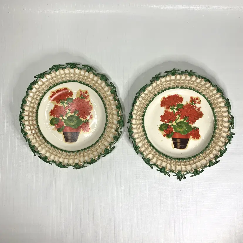 Potted Geranium Green Crochet Plates Vintage 1950s Kitchen Décor Mid Century Floral
