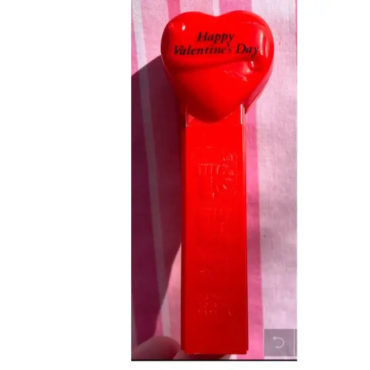 Vintage 1996 Pez dispenser Valentines Day red Heart no feet Vtg Novelty Candy