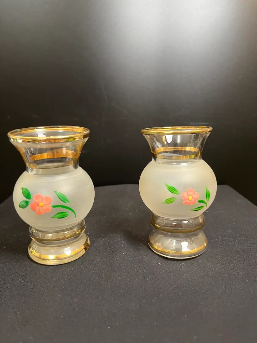 A Pair of Vintage Bartlett Collins Frosted Hand Painted Bud Vases w/ Gold Paint Accents. Lot 45