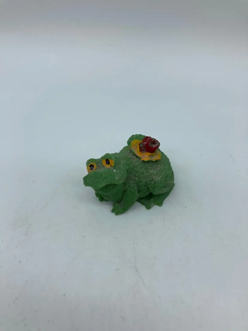Mini Resin Frog with a Rose on it's Back