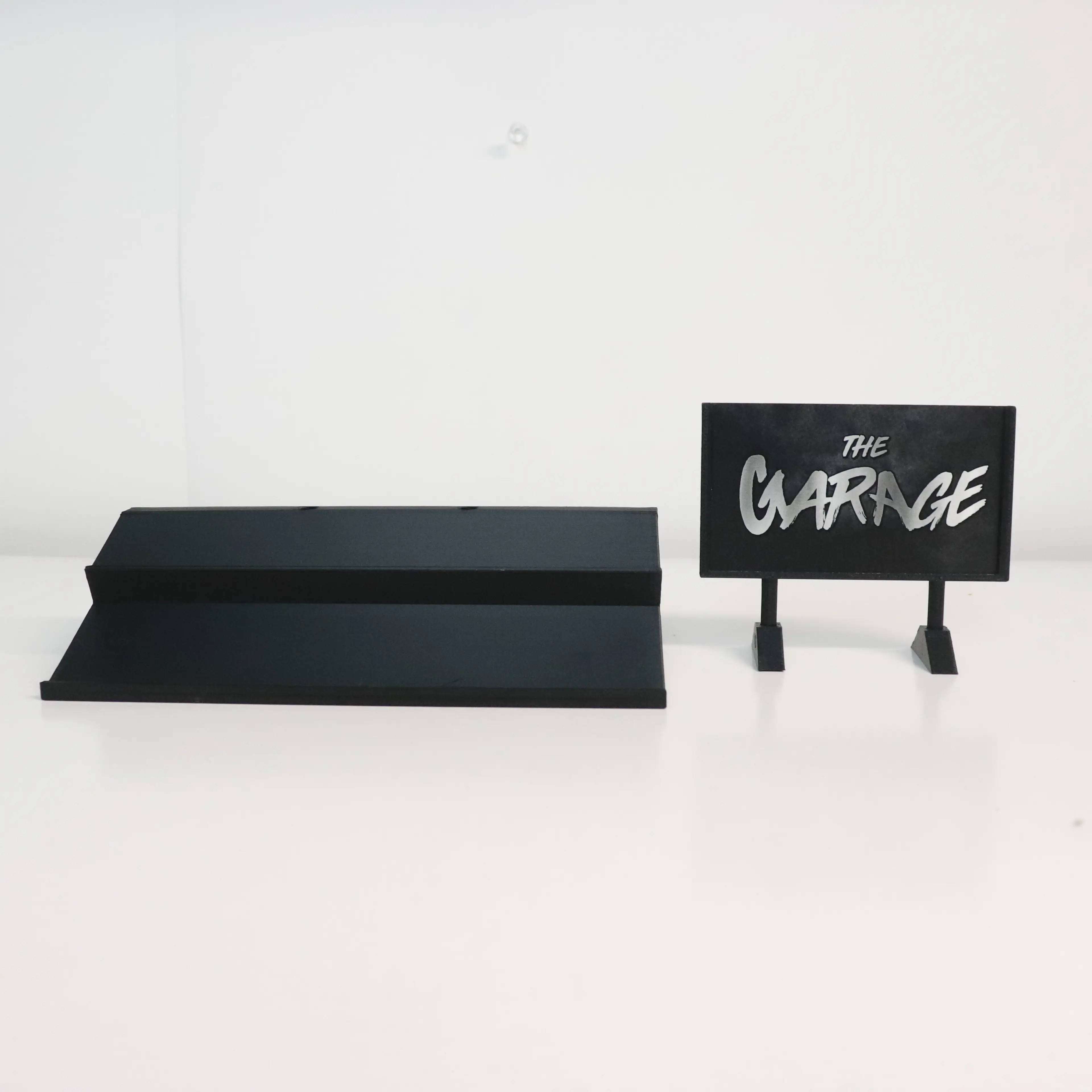 Image 2 of 6