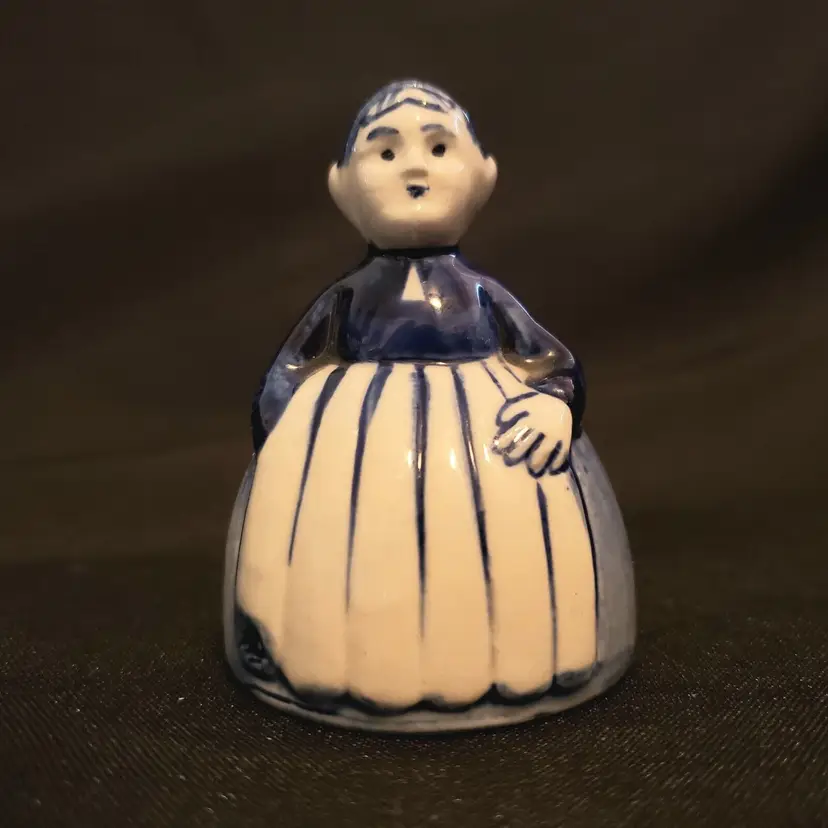 Bell Ceramic Dutch Woman Hand Painted 2 1/4" Tall (Delft attributed) 05 blue white
