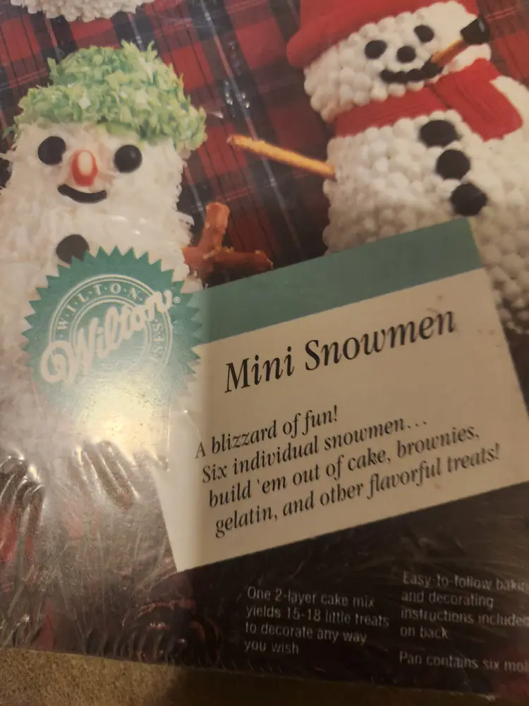 Wilton Mini Snowmen sealed