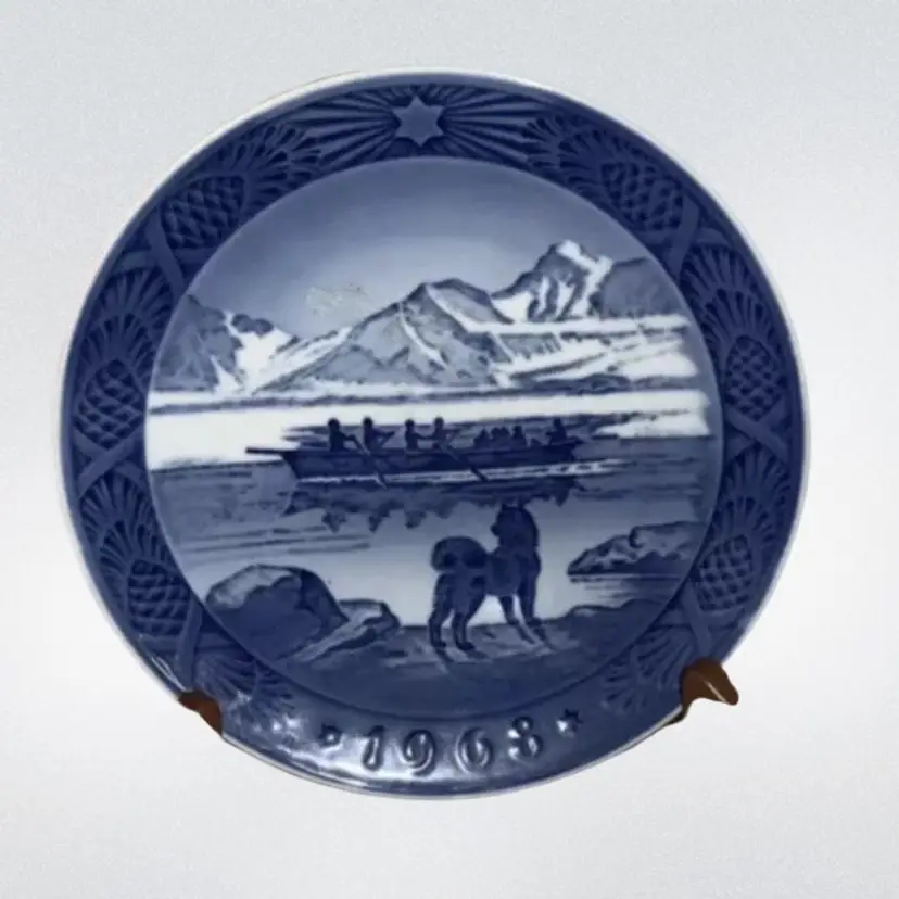 Royal Copenhagen Denmark The Last Umiak 1968 Collectors Plate 7” Vintage