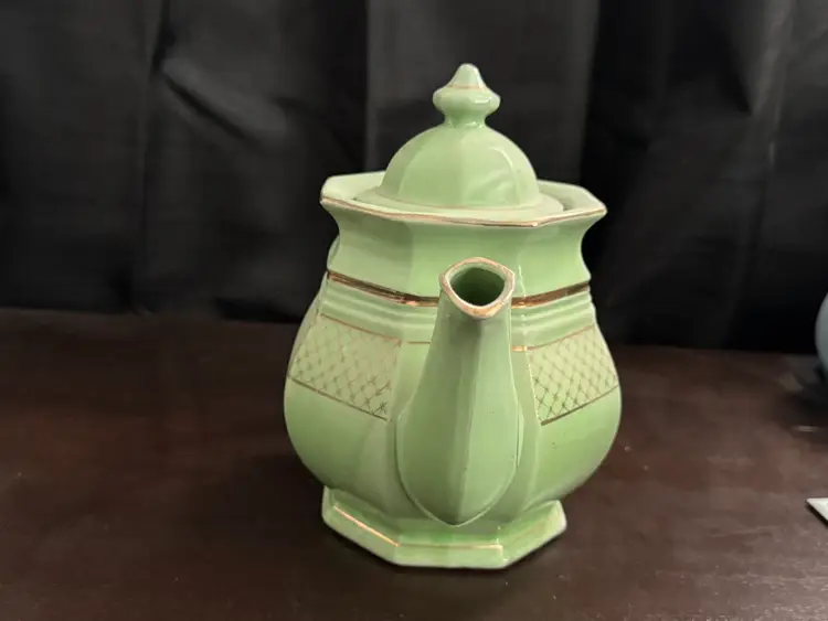 Vintage Octagon Shaped Green & Gold Tea Pot Gold Criss Cross Pattern