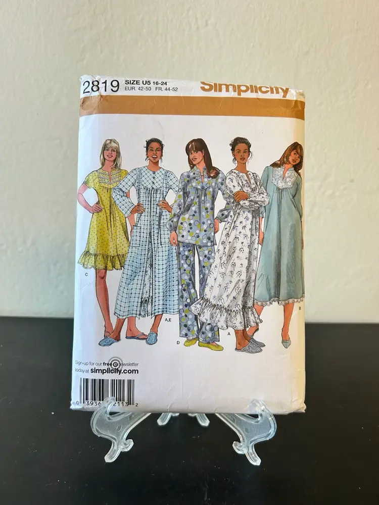 Simplicity Pattern 2819 Nightgown Pajamas Robe Uncut FF Plus Size