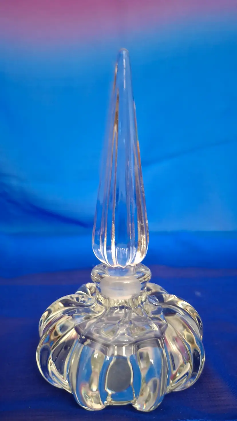 Vintage Crystal Perfume Bottle with Tall Spear Stopper – Mid-Century Vanity Decor