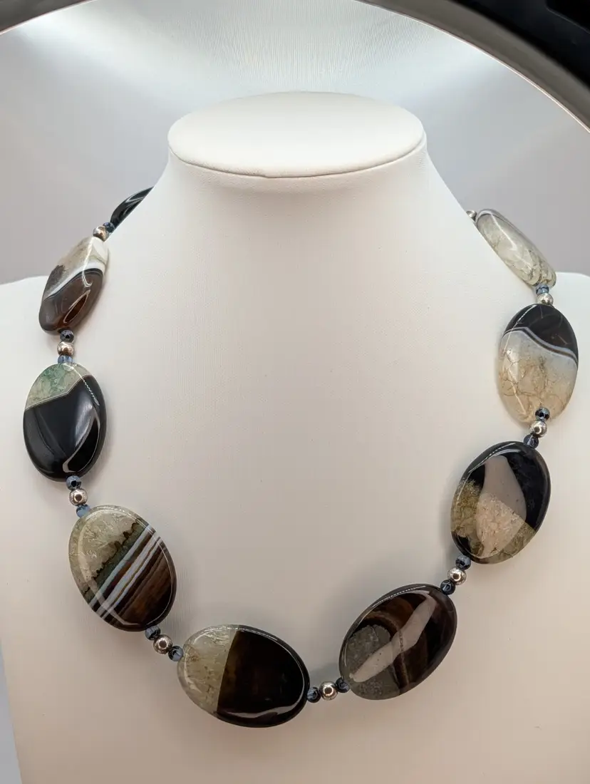 Large Oval Natural Agate Beaded Necklace With Magnetic Closer